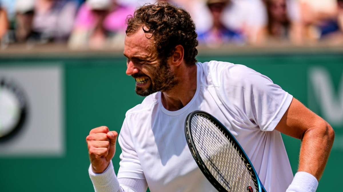 U8 SPORTS - 温网2026：资格赛黑马 Safiullin 与 Mochizuki 逆袭 八强战将挑战 Djokovic 与 Sinner - U8体育