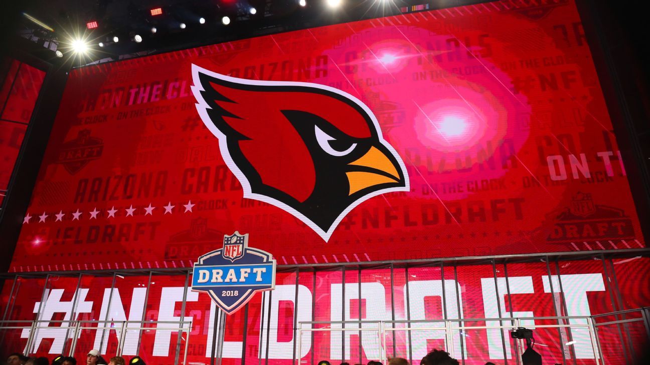 U8体育注册 - NFL暂停红雀高管涉赌政策违规行为：行业自律与合规风险全解析 - U8体育